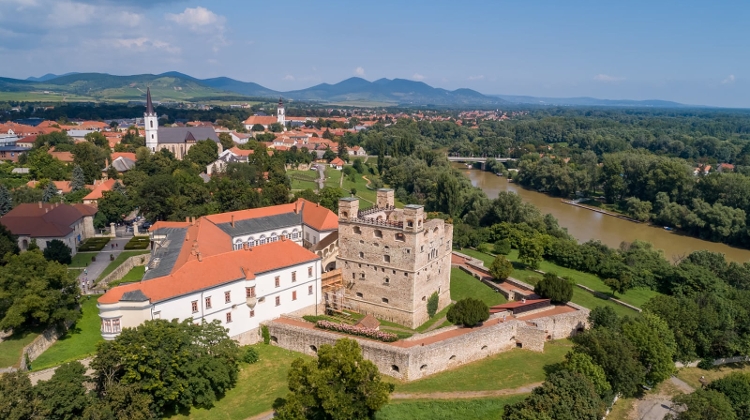 Watch: Xploring Hungary – Rákóczi Castle, Sárospatak