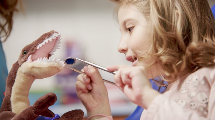 Socialization For Kids at the Dentist, By Rózsakert Medical Center Budapest