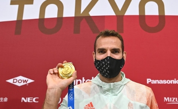 Watch: Hungarian Fencer Makes Olympic History