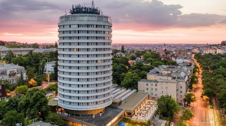 Landmark Property 'Hotel Budapest' to Reopen as a Hostel & Dormitory
