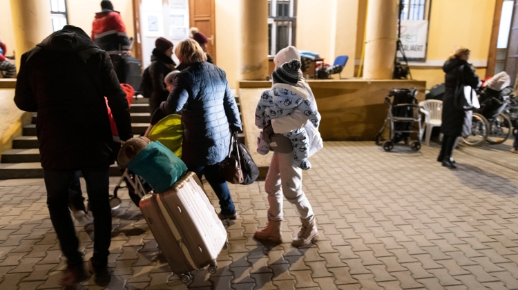 Over 200,000 Refugees Arrive From Ukraine to Date, FM Szijjártó Reported