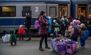 Budapest Received 3,329 Refugees on Wednesday & Offers Free Train Seats