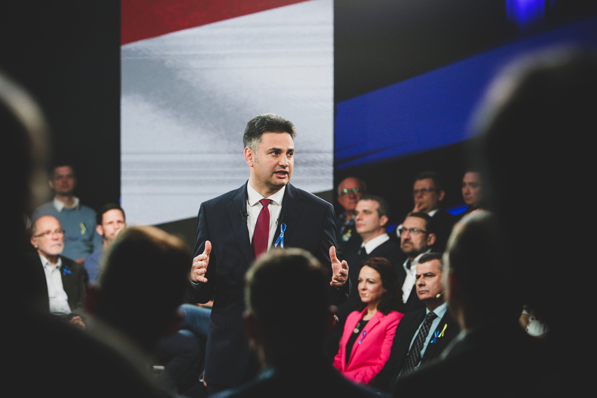 Opposition Unveils Its Election Platform – “Hungary Rising”