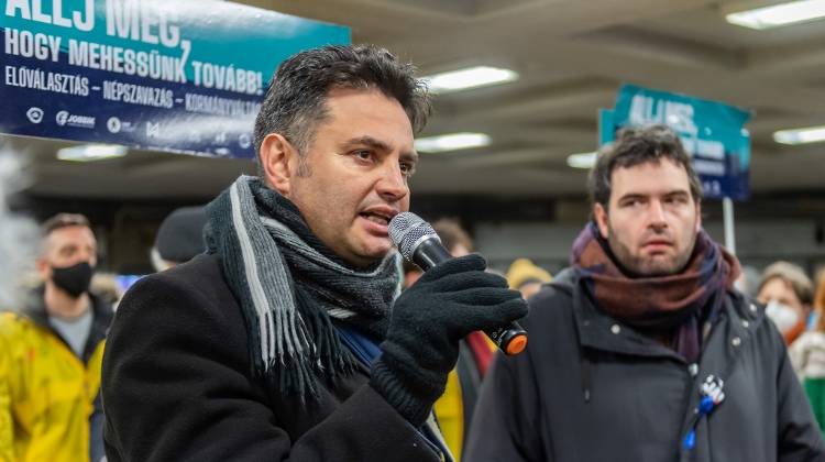 'Let's Choose West Over East', Says Hungarian Opposition PM Candidate