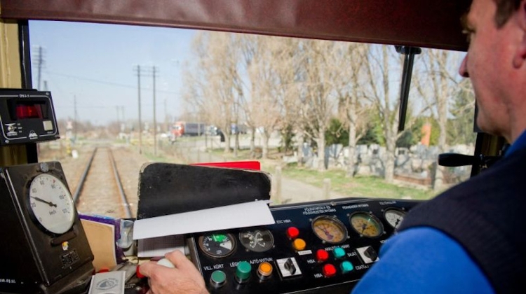 Hungarian Train Drivers Refrain from Strike Because of War