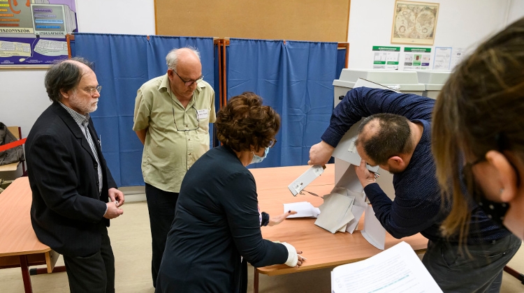 All Votes Counted, Fidesz Wins Two-Thirds Majority in Hungary