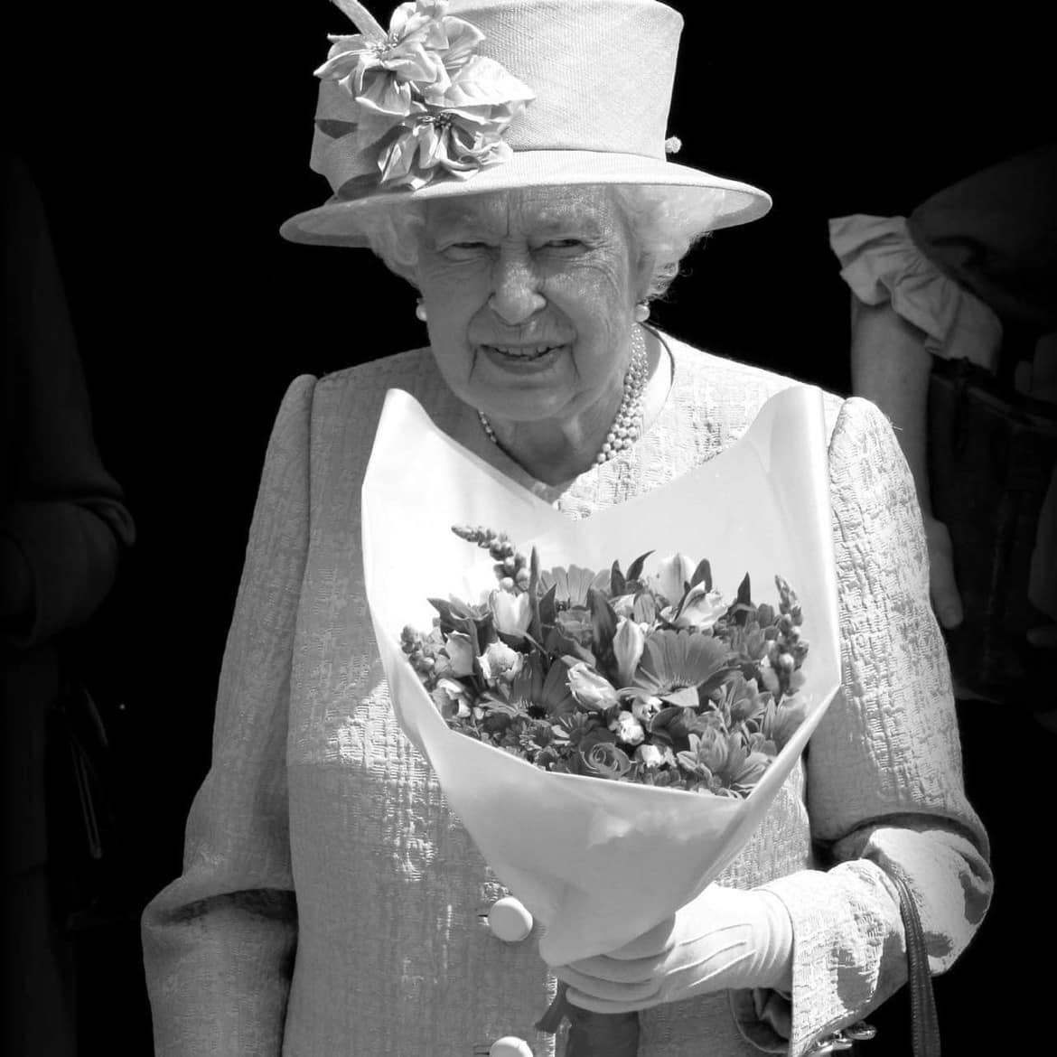 Hungarian Opinion: Has Queen Elizabeth Left Britain Orphaned?
