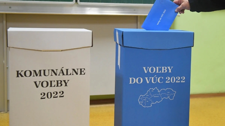 Deputy PM Congratulates Slovakia Hungarian Party on Local Election Win