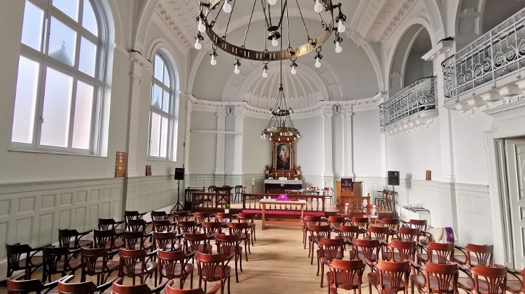 The Second Sunday of Easter, Józsefvárosi Evangélikus Church Budapest, 24 April