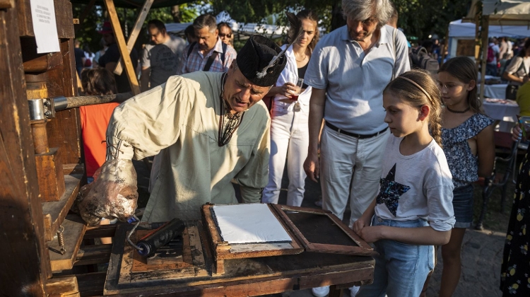 Festival Of Folk Arts, Castle District Budapest