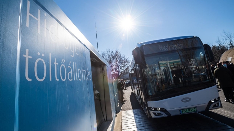Watch: Hungary Launches First Hydrogen-Powered Bus Service