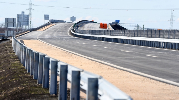 M4 Motorway Section in E Hungary Inaugurated by Finance Minister ...