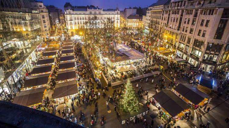 City Won't Pay for Christmas Lights in Budapest