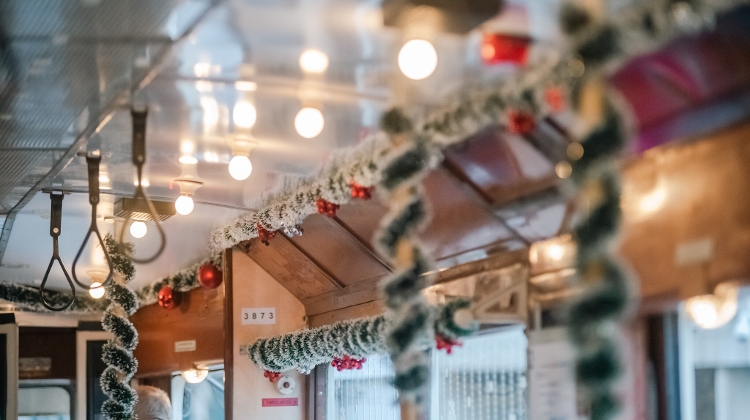Updated: Xmas Tram Now on Budapest Tracks Again