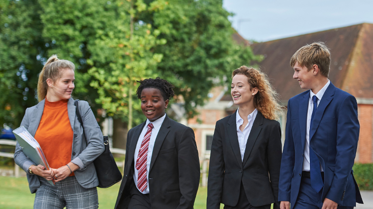 UK Boarding Schools: How to Choose the Right School? by Metropolis Education