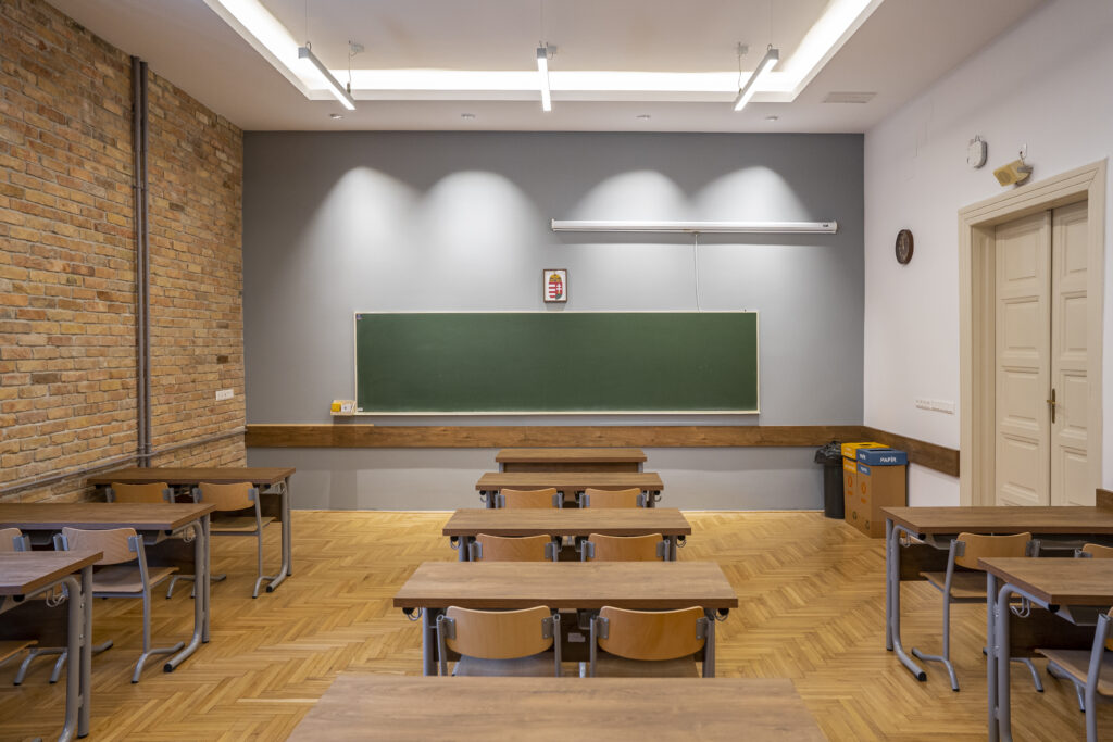 CSR: Another Classroom Refurbished in Budapest by B+N Referencia