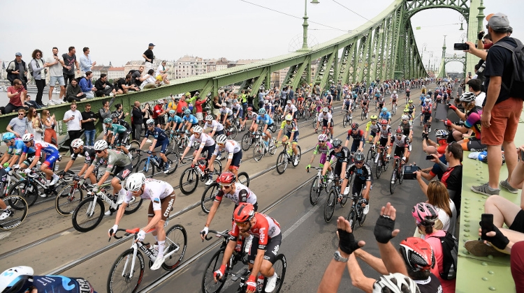 Giro D'Italia Gets Under Way in Budapest