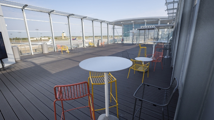 Budapest Airport Opens Smokers’ Terrace in Transit Area of Terminal 2B