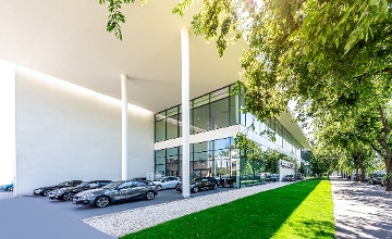 AutoWallis Hungary Issues Euro 20 Million Bond to Fund International Expansion