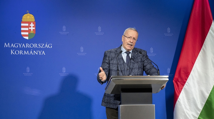 Official: Each Day Nearly 500 Try to Cross Hungarian Border Illegally