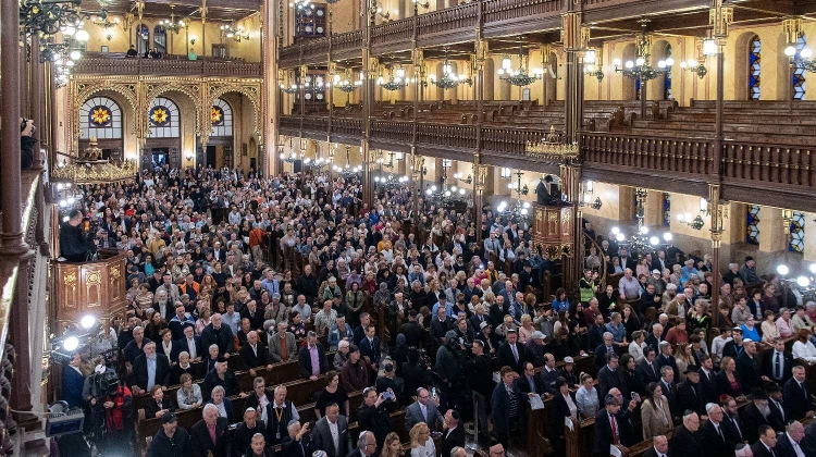 Special Service Held at Budapest Synagogue to Show Solidarity With Israel