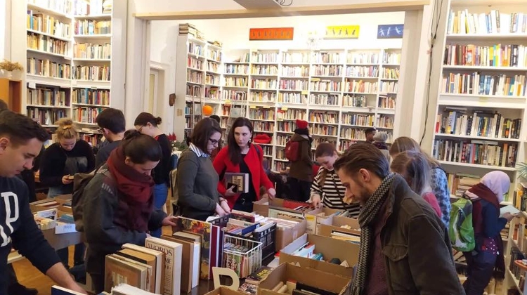 English Book Sale, Közkincs Library Budapest, 24 June