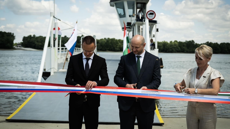 New Ferry Service Opens on Hungary-Slovakia Border