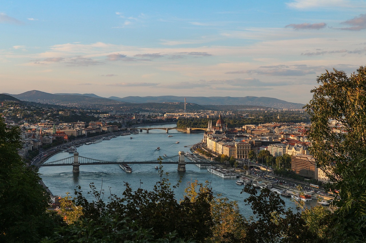 Top 7 Beautiful Bridges in Budapest