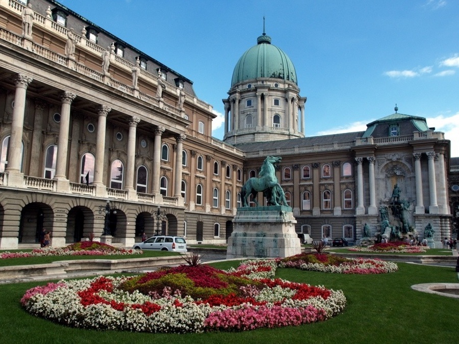 Insider’s Guide: Hungarian National Gallery in Budapest - Artistic Treasures Unveiled