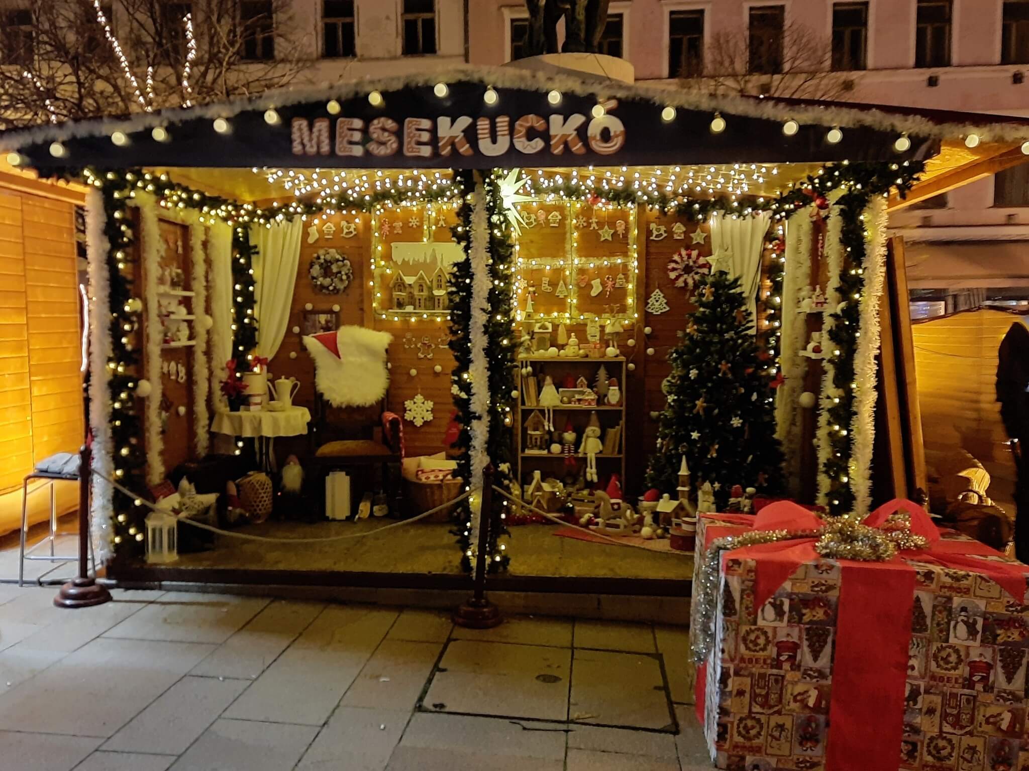 Top 7 + 1 Advent Fairs in Hungary Beyond Budapest
