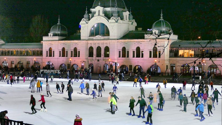 Hazardous Chemical Found Next to Budapest Ice Rink