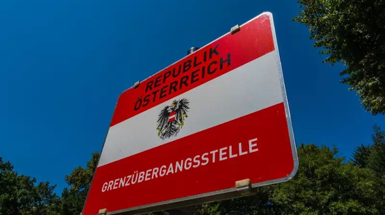 Austrian Town Plans Entrance Fee for Hungarian Cars, Due to Claims They Cause Too Many Accidents