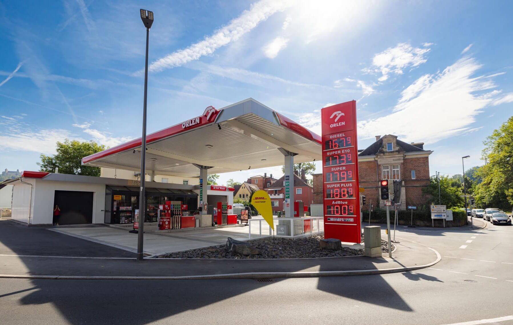 Polish Oil Giant Expands with 141 Petrol Stations in Hungary by Spring