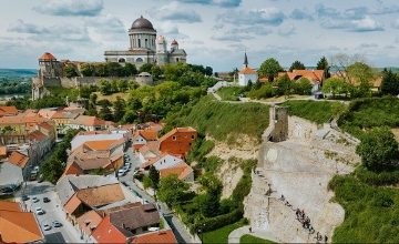 International Project Aims to Display Botticelli Murals in Esztergom Castle & More