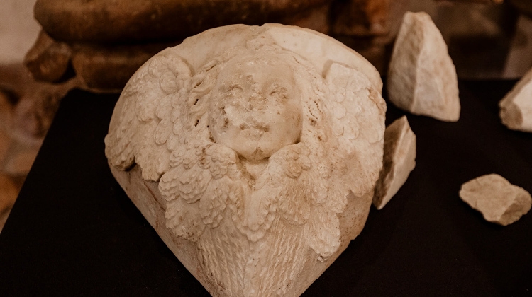 Rare Renaissance Marble Carving Unearthed in Visegrád Castle