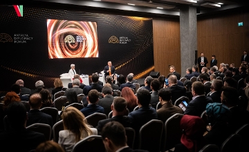 ‘Seemingly No Way Out of Ukraine War’, Say Orbán