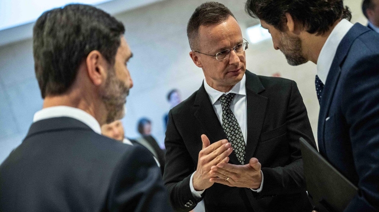 EU 'Preparing for World War', Reveals Hungarian Foreign Minister