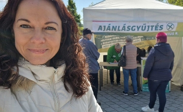 Opposition Parties Signature Stands Attacked in Budapest