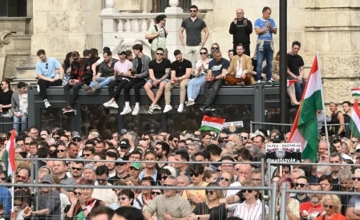 Everyone Must Act for Change in Hungary, Says Péter Magyar at Mass Demo He Called in Budapest