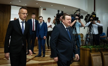 "Shocked" Hungarian FM Visits Belarus Despite EU Sanctions