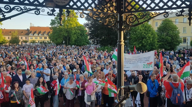 Tisza Party Emerges as Leading Opposition Force in Hungary