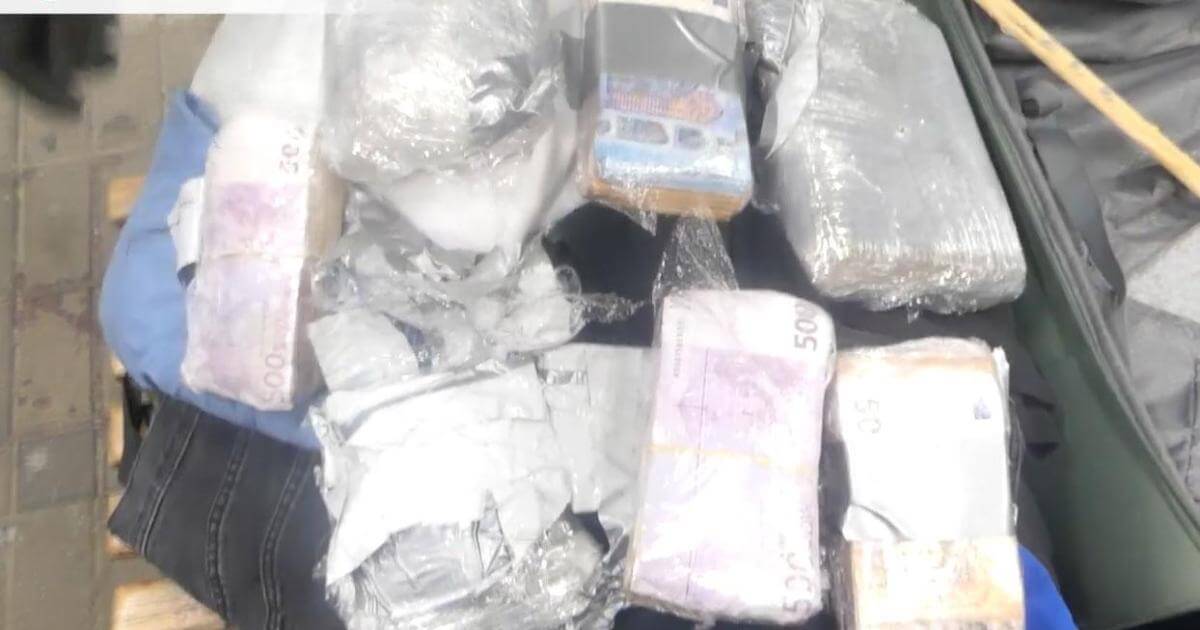 Cocaine & Cash Found on Greek Bus by Hungarian Customs