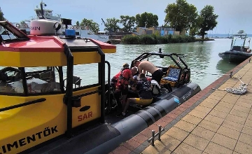 Pedalo Tragedy: Young Foreigner Drowns in Lake Balaton