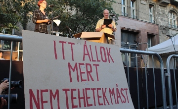 Watch: Demo Held in Budapest After School Head Fired Watch: Demo Held in Budapest After School Head Fired
