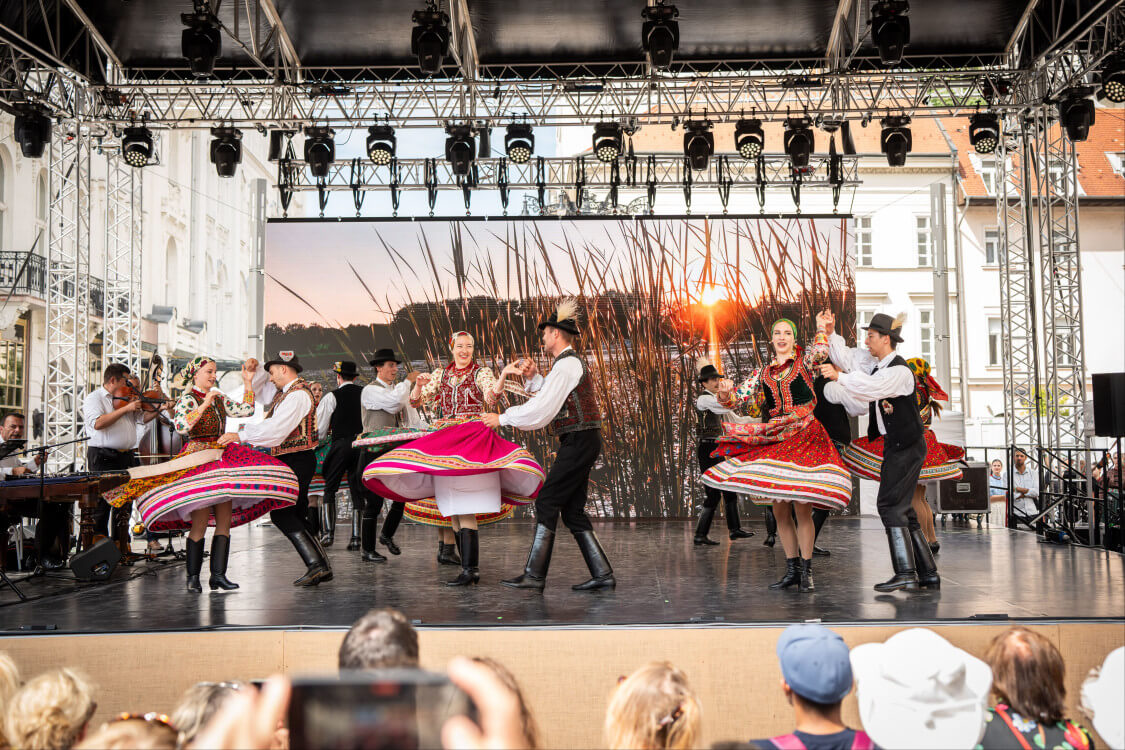 Nógrád Dance Ensemble, Vörösmarty Tér Budapest, 18 August