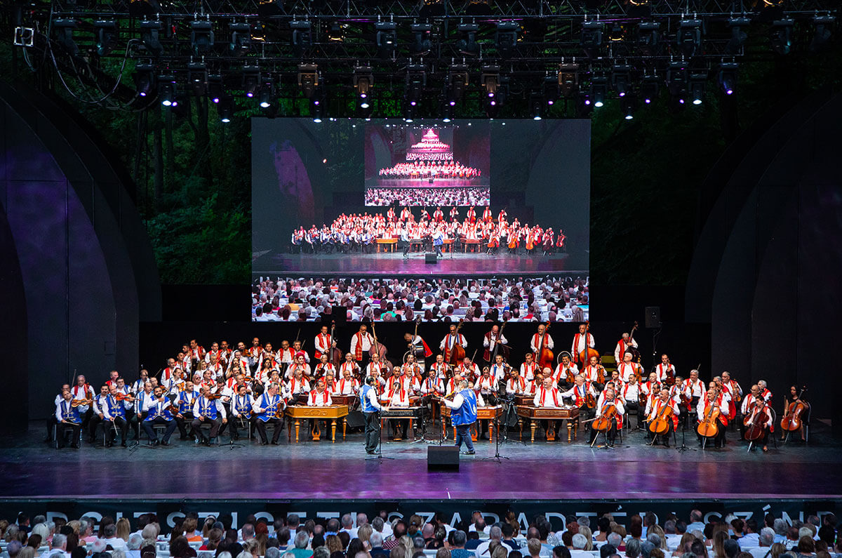 The Budapest Gipsy Symphony Orchestra, Margaret Island Theater Budapest, 19 August