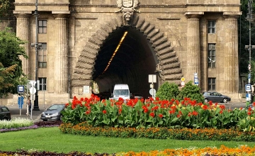 Landmark Budapest Square to be Renewed - “Iconic Flower Bed” Will Be Preserved