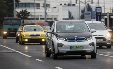 Strong Demand for Corporate EV Subsidy in Hungary