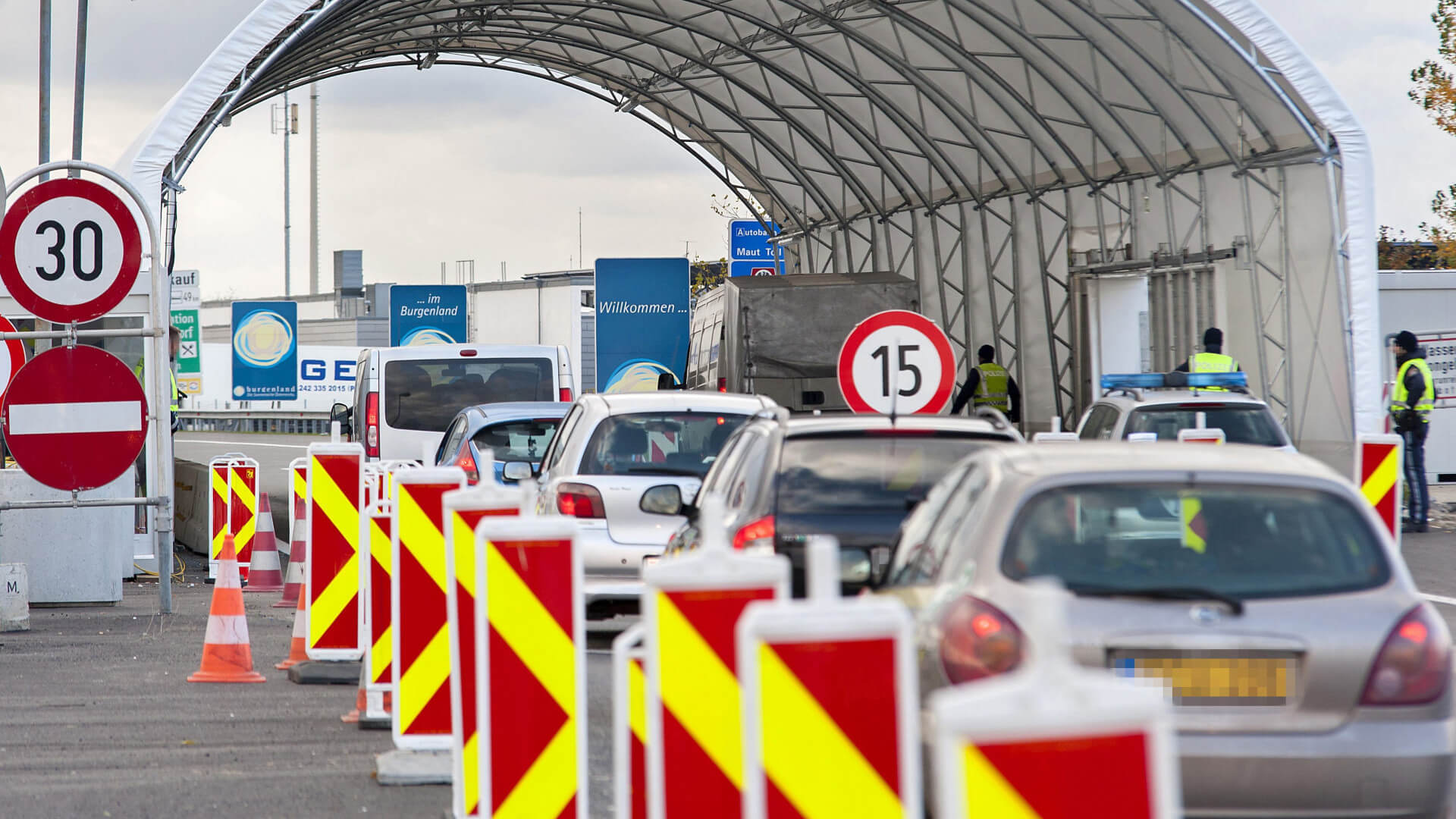 Austrian Border Closures Thwart Commuters & Xmas Shoppers from Hungary