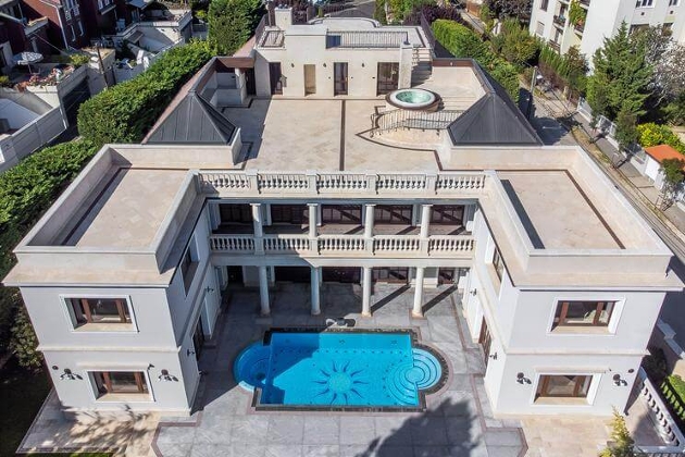 LiveJasmin Billionaire Puts Luxury Budapest Properties on Market
